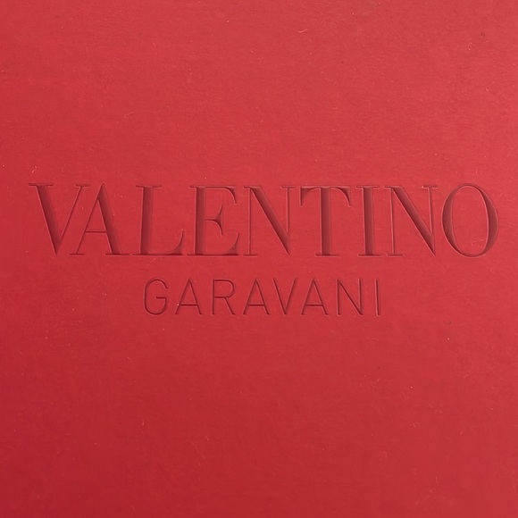 Like New Valentino Garavani Cap Toe Rockstud Pump Sz 37 - Picture 9 of 10